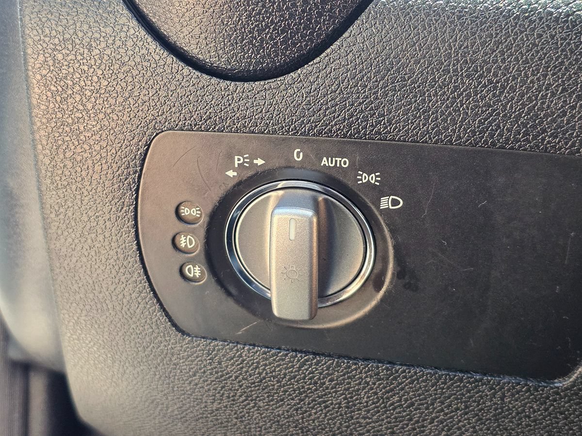 Used 2011 Mercedes-Benz SLK 350 image 35