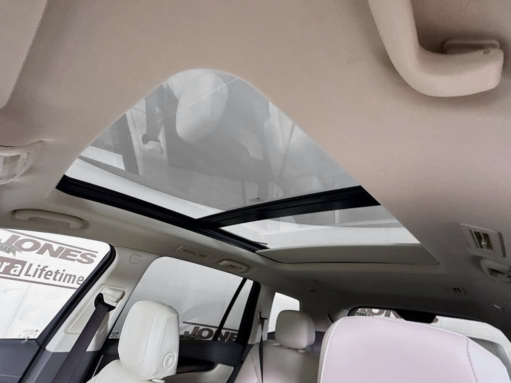 Used 2025 Cadillac XT6 Premium Luxury w/ LPO, Floor Liner Package AWD/4WD image 11