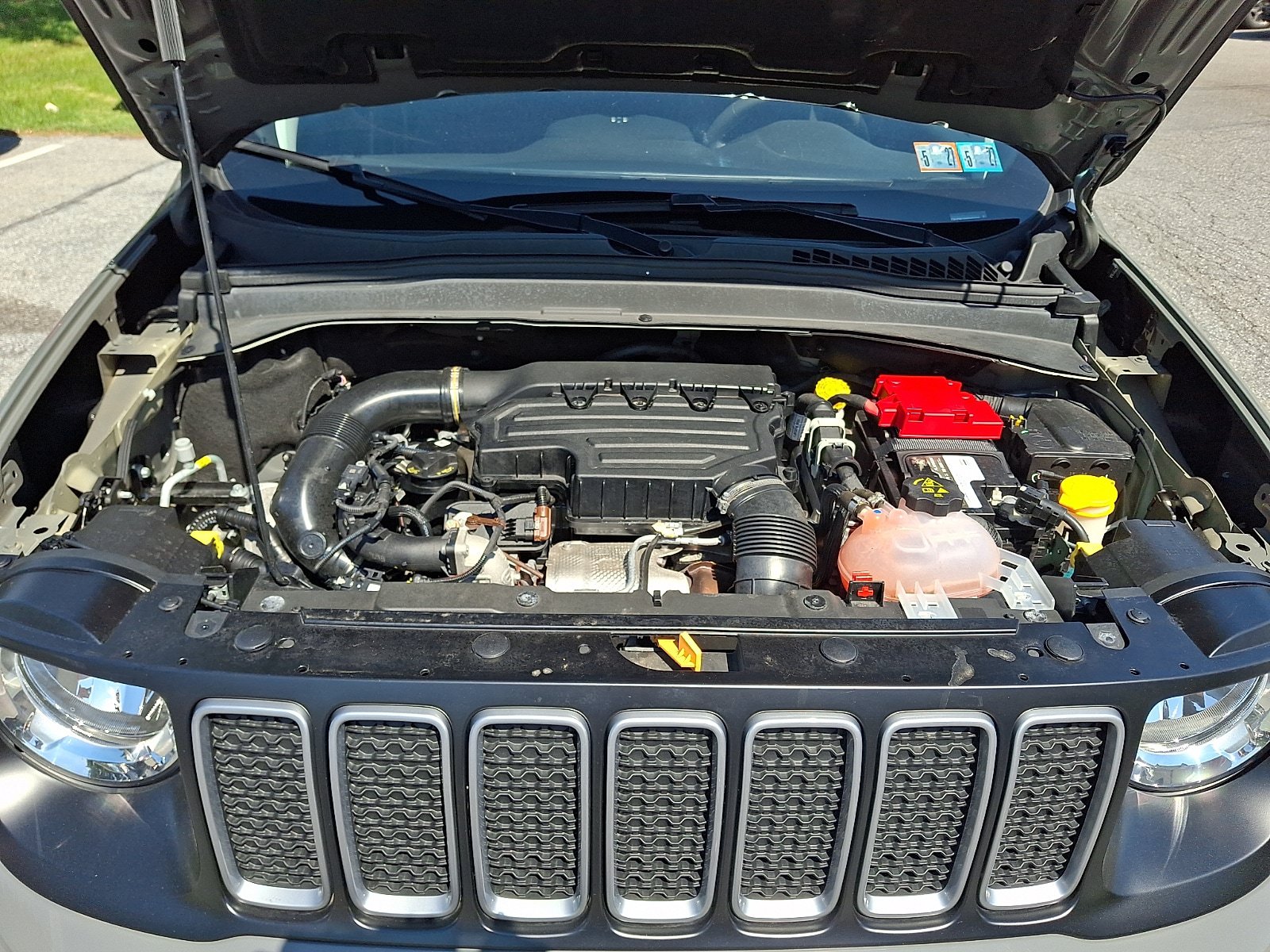 Used 2022 Jeep Renegade Latitude AWD/4WD image 29