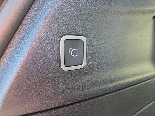 New 2026 Chrysler Pacifica Select w/ S Appearance Package image 14