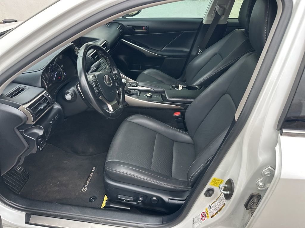 Used 2017 Lexus IS 300 300 w/ Navigation System Package image 9