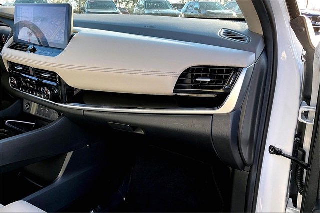 Certified 2024 Nissan Rogue SL w/ SL Premium Package image 26