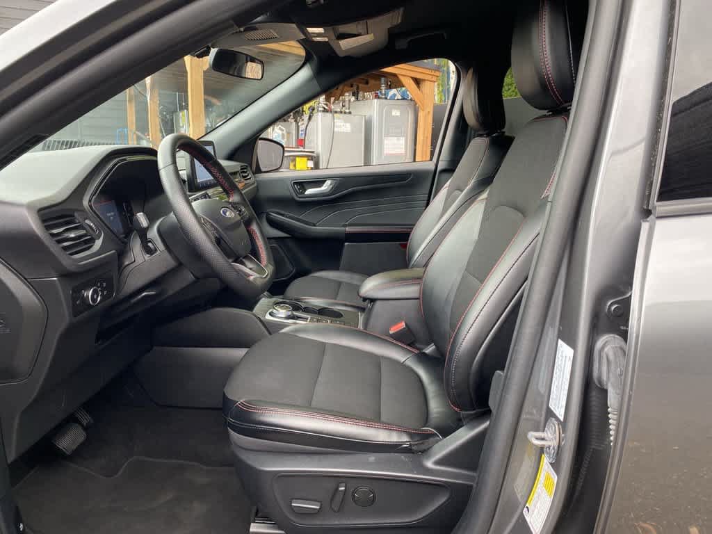 Used 2025 Ford Escape ST-Line Select AWD/4WD image 12