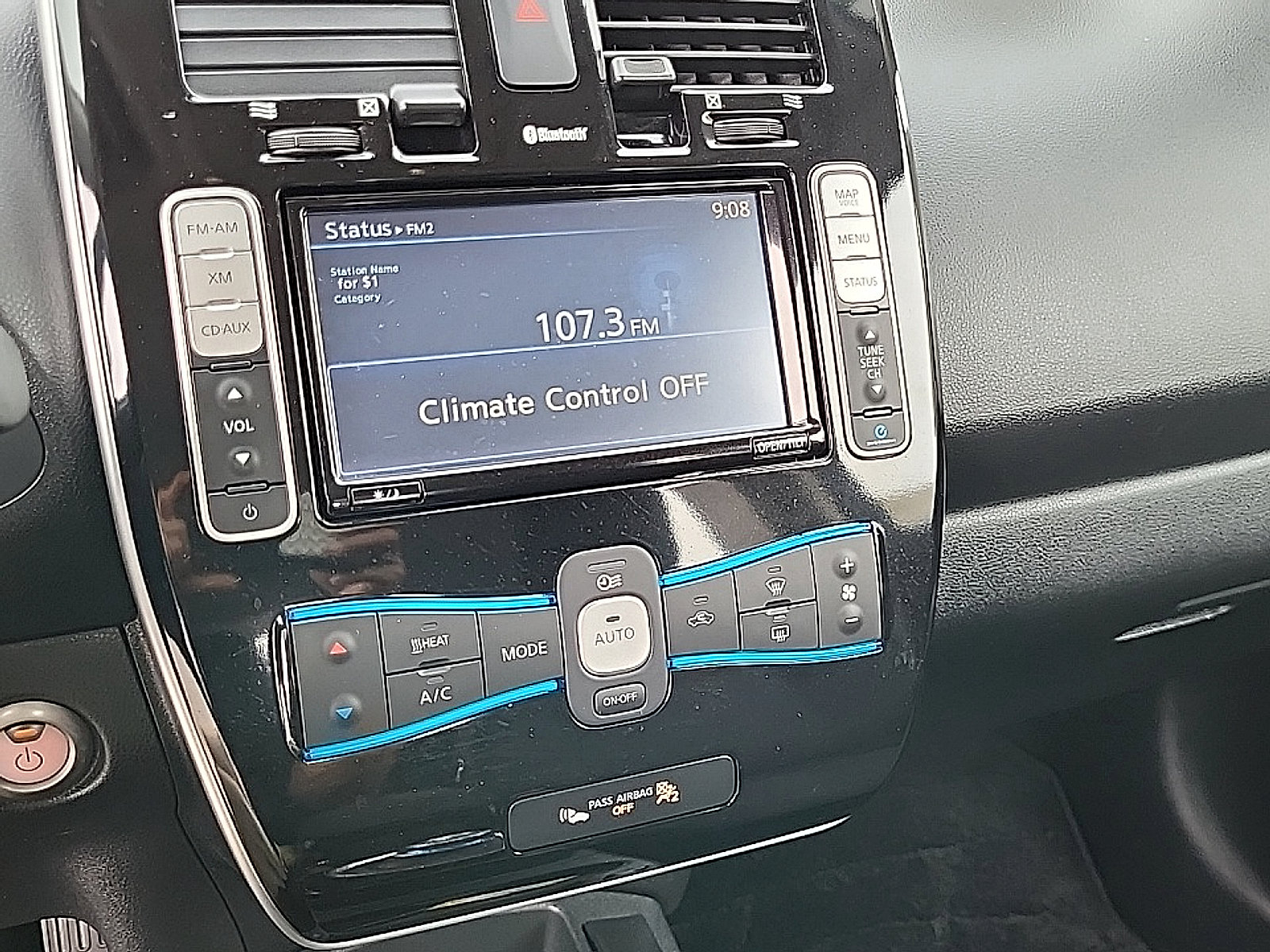 Used 2014 Nissan Leaf SV FWD image 21