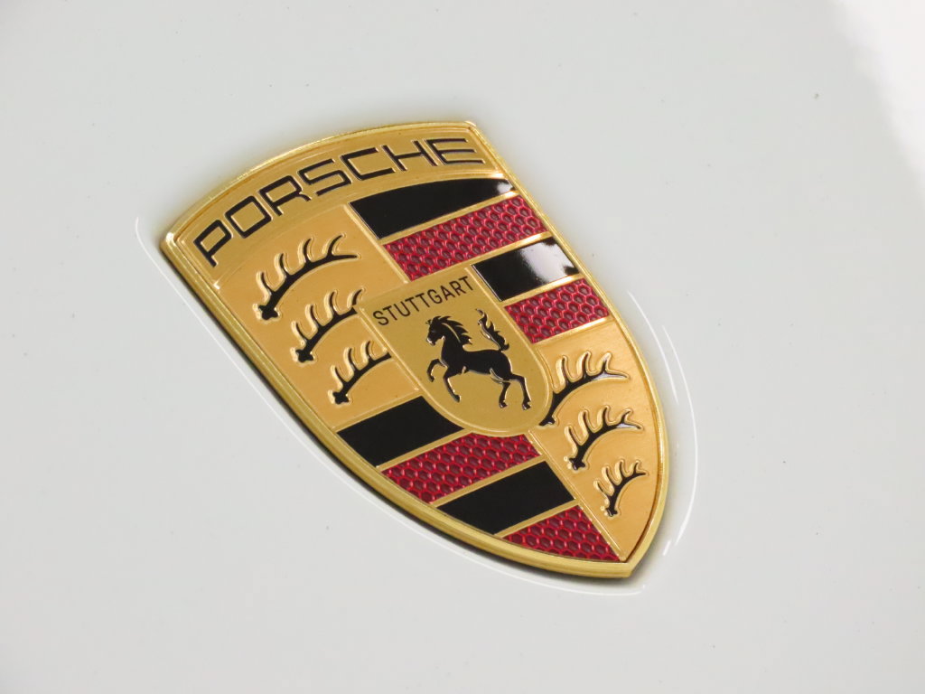 Certified 2025 Porsche Macan Electric w/ Premium Package RWD image 14