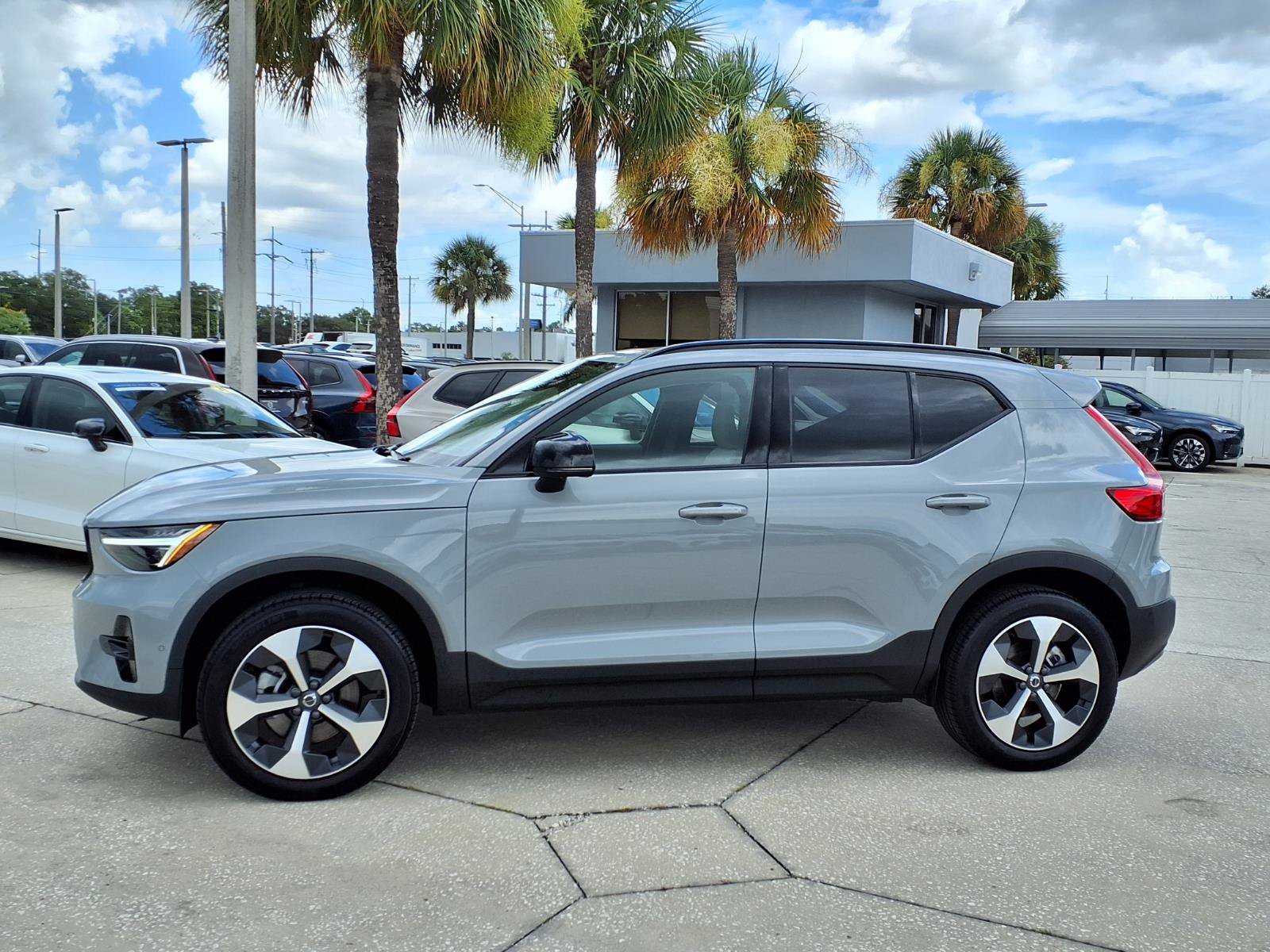 New 2026 Volvo XC40 B5 Plus w/ Protection Package Premier AWD/4WD image 4
