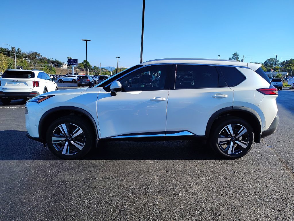 Used 2023 Nissan Rogue SL w/ SL Premium Package AWD/4WD image 3