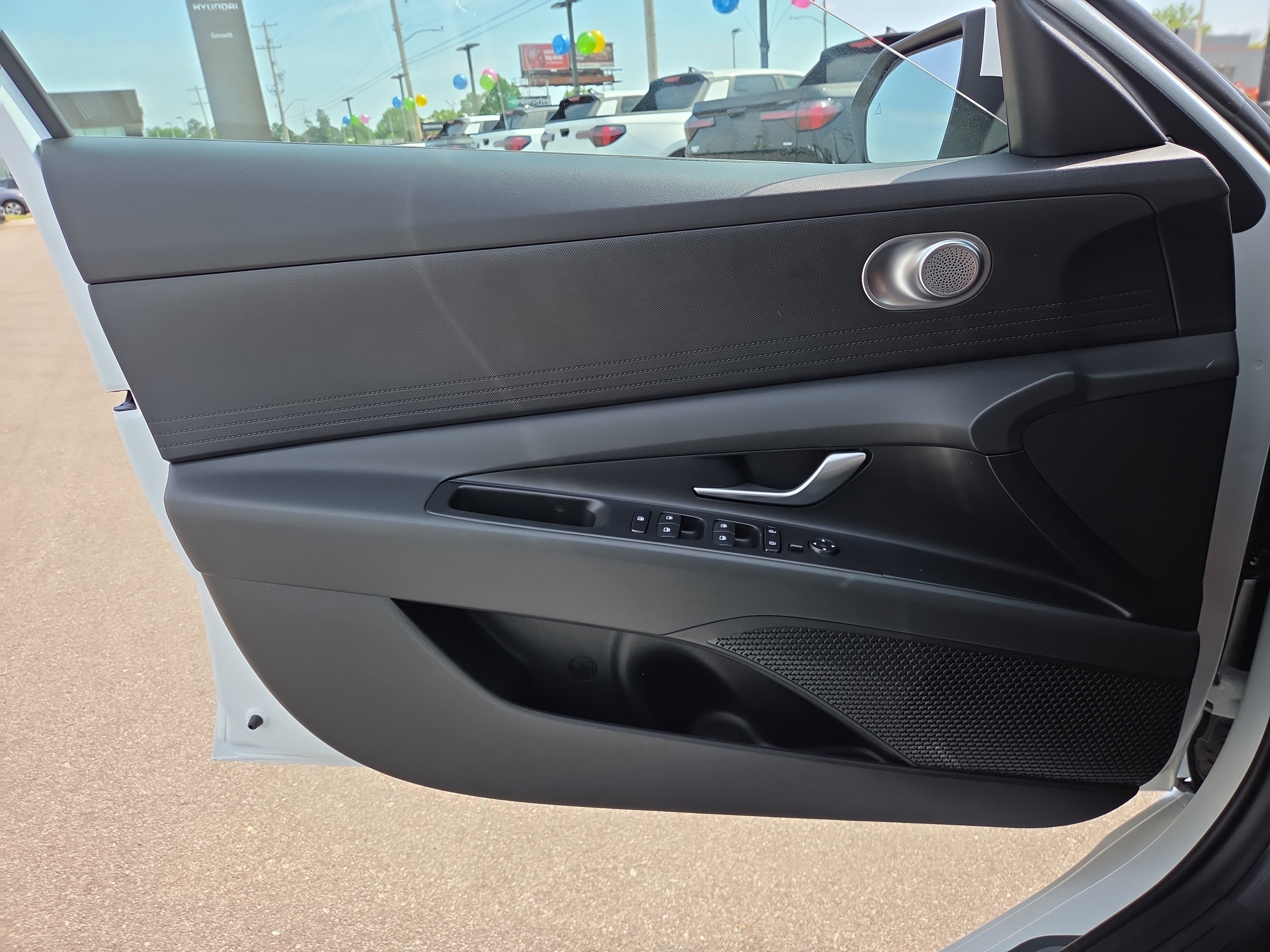 New 2026 Hyundai Elantra SE FWD image 8