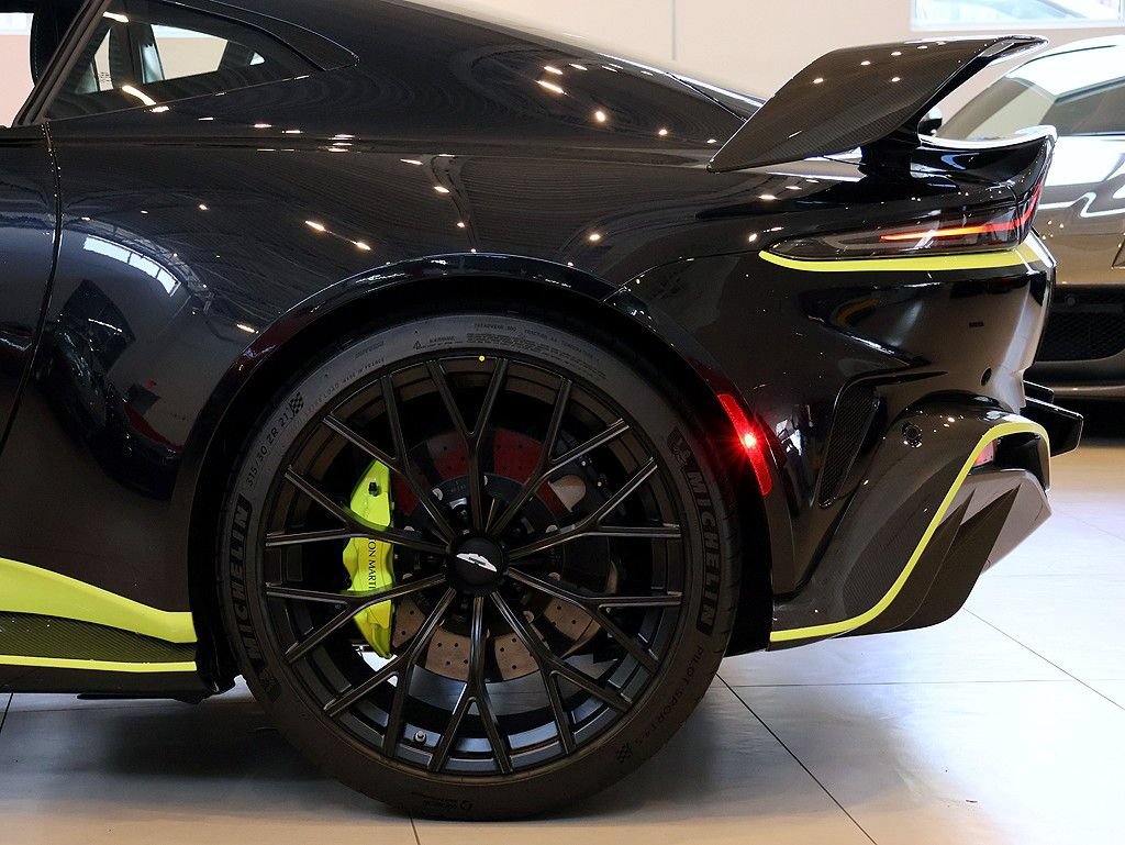 Used 2023 Aston Martin V12 Vantage RWD image 82