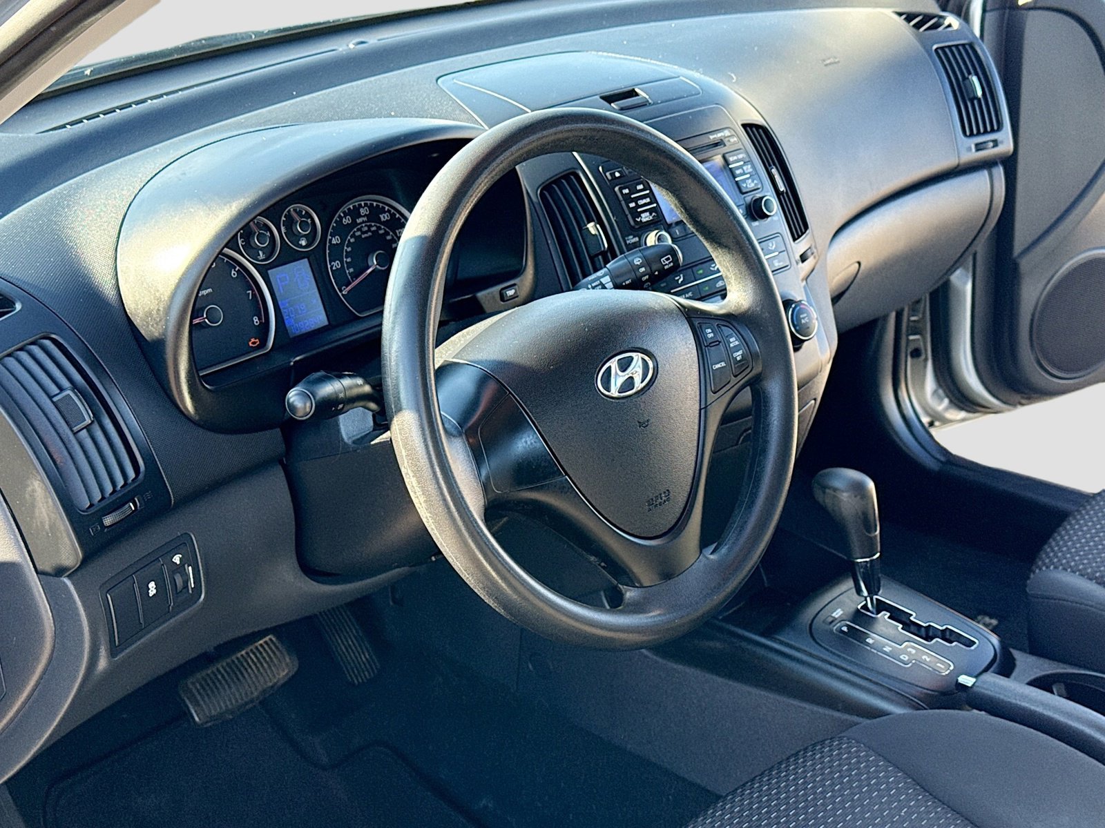 Used 2012 Hyundai Elantra GLS image 4