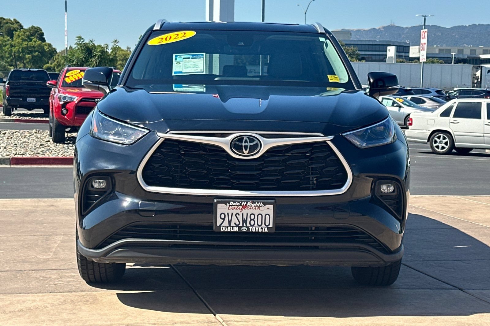 Used 2022 Toyota Highlander XLE AWD/4WD image 10