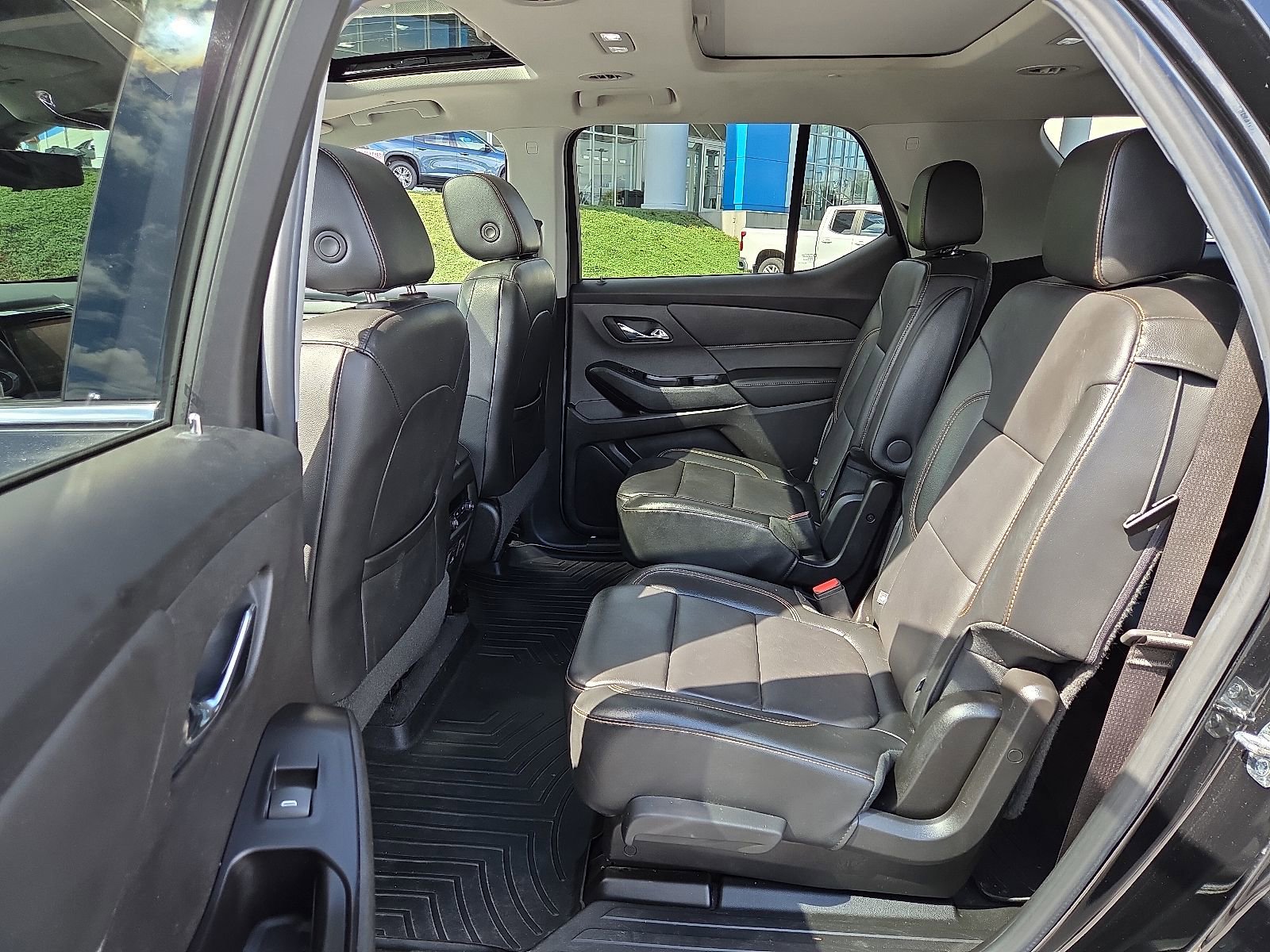 Used 2019 Chevrolet Traverse LT w/ LT Premium Package image 11