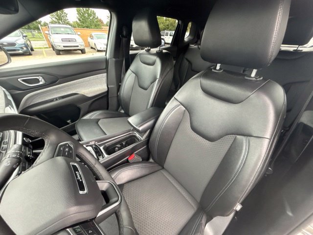 Used 2024 Jeep Compass Latitude AWD/4WD image 16