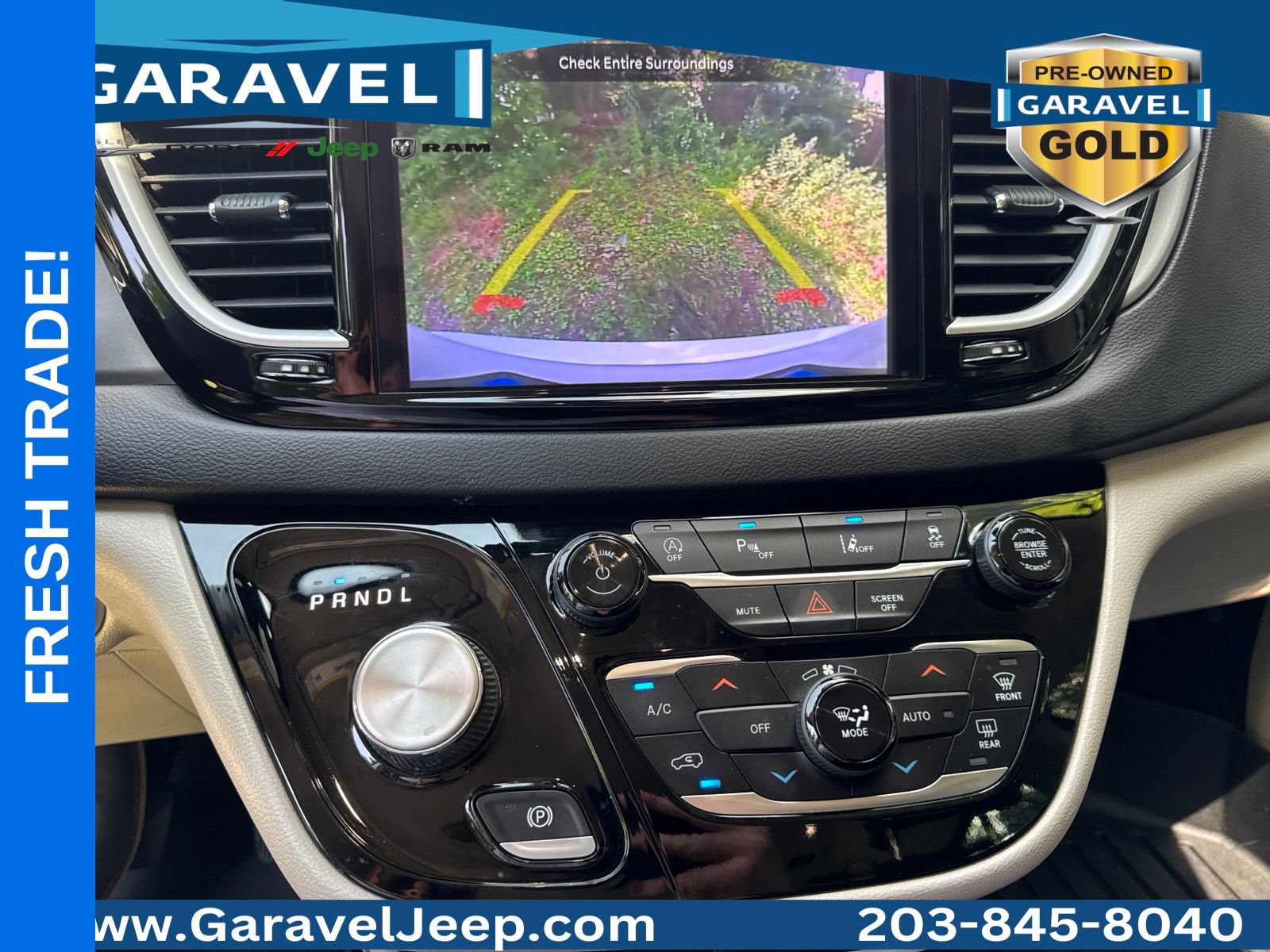 Used 2022 Chrysler Pacifica Touring-L FWD image 6