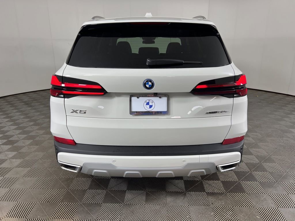 New 2026 BMW X5 xDrive50e image 3
