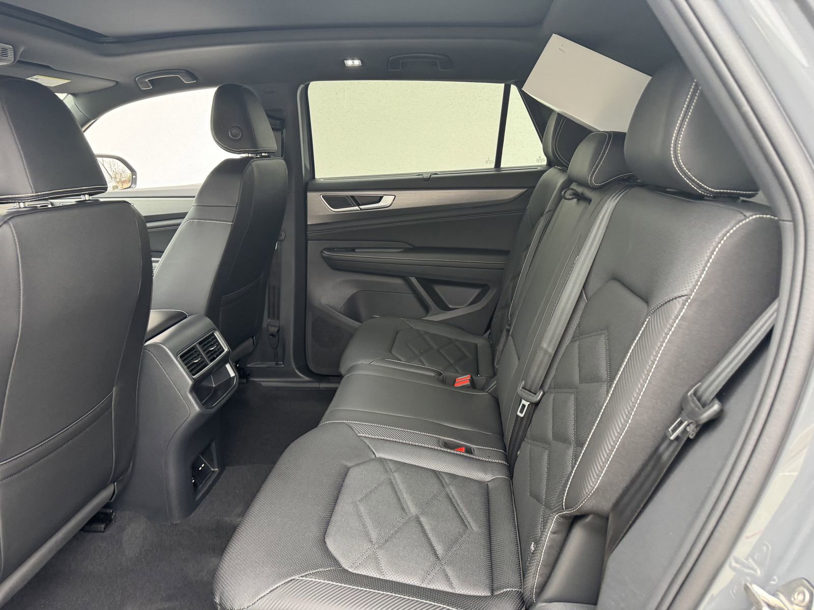 New 2026 Volkswagen Atlas Cross Sport SE FWD image 28