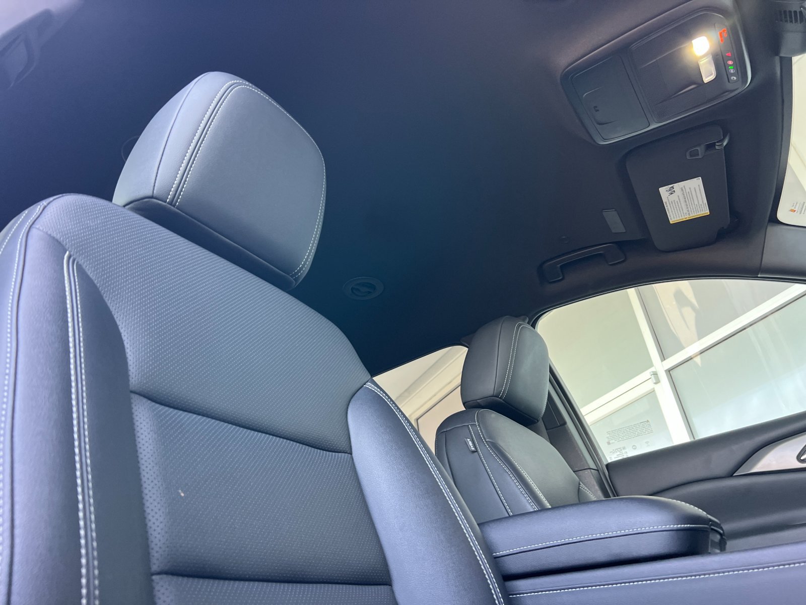 Used 2025 Chevrolet Traverse LT AWD/4WD image 18