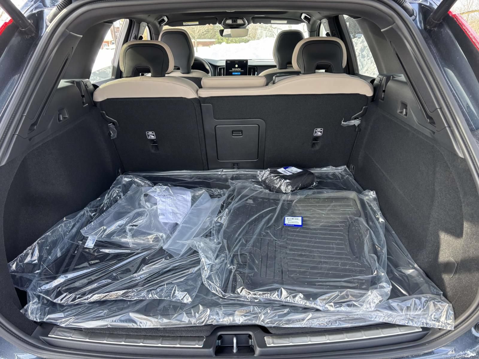 New 2026 Volvo XC60 B5 Plus w/ Protection Package Premier AWD/4WD image 9