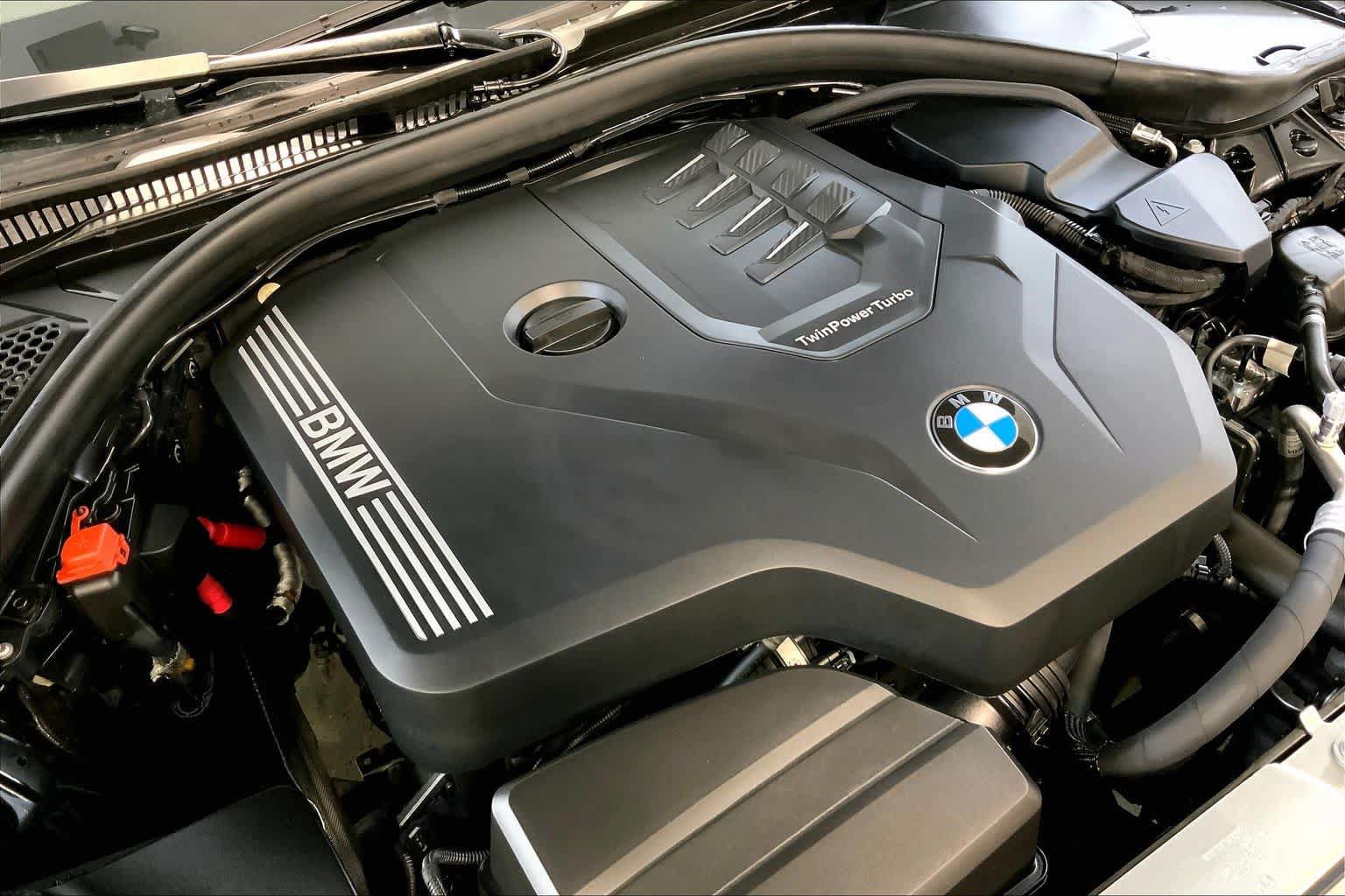 Used 2024 BMW 330i xDrive Sedan w/ Premium Package AWD/4WD image 31