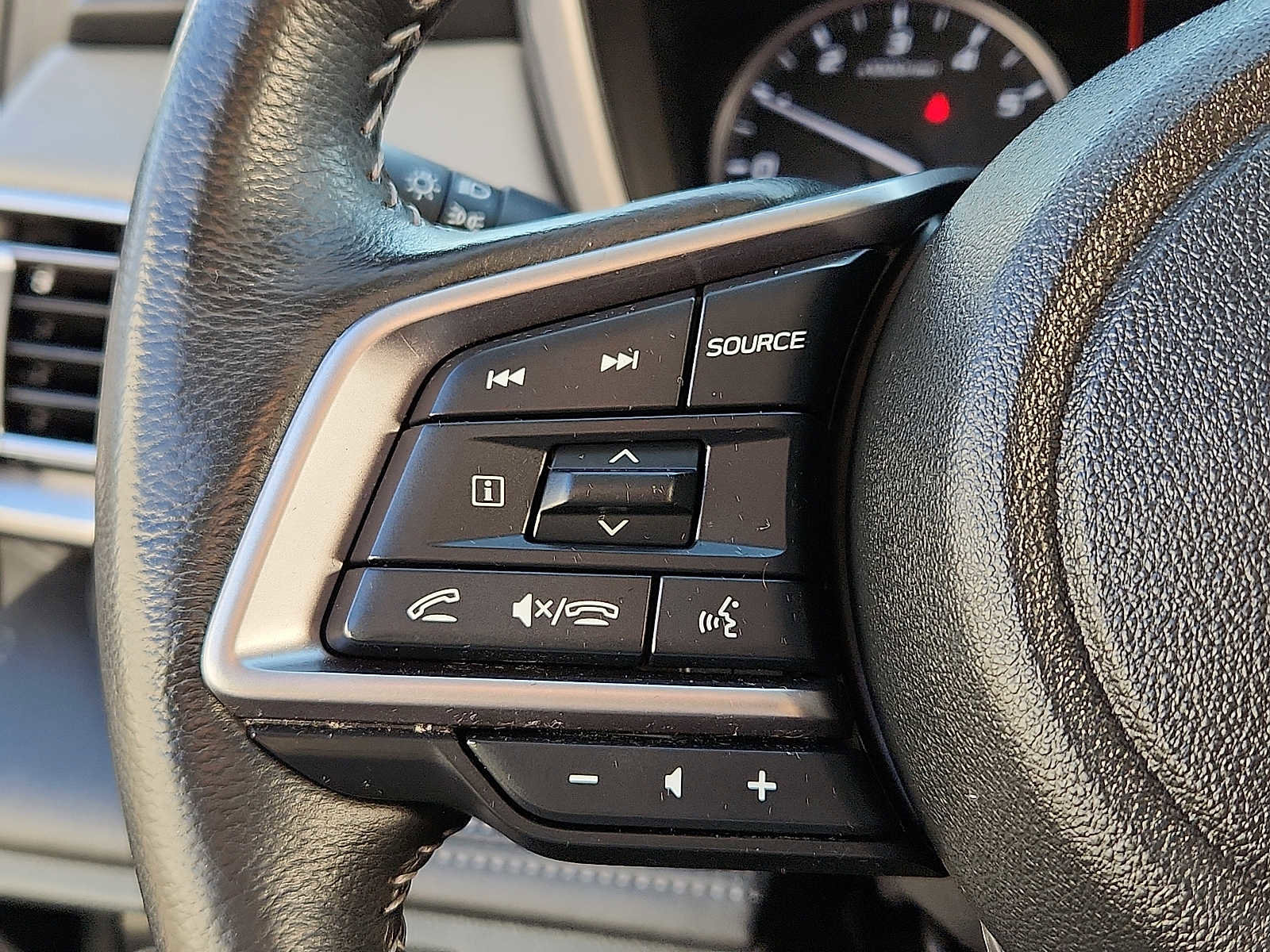 Used 2023 Subaru Outback Limited image 21