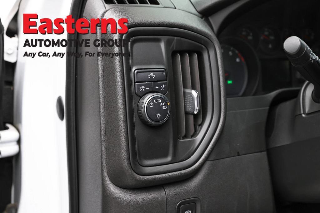Used 2019 Chevrolet Silverado 1500 Custom w/ Custom Value Package RWD image 14