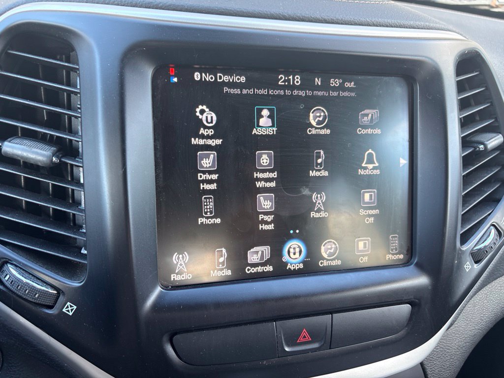 Used 2018 Jeep Cherokee Latitude Plus w/ Cold Weather Group AWD/4WD image 10