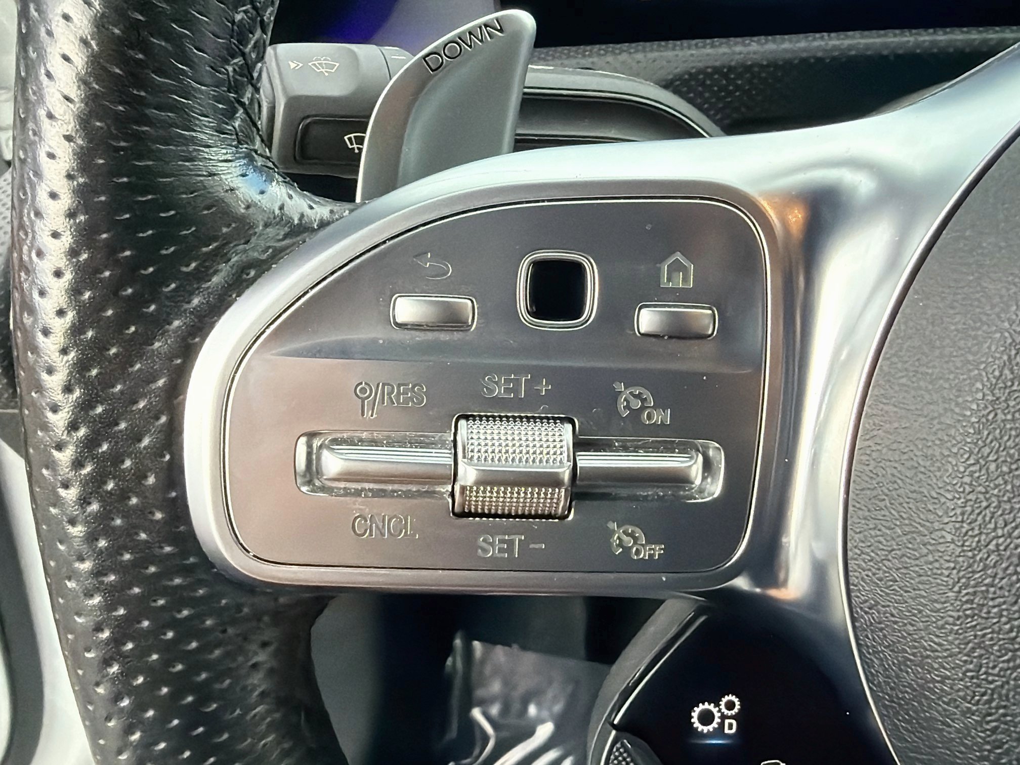 Used 2021 Mercedes-Benz CLA 35 AMG 4MATIC image 35