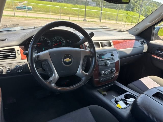 Used 2011 Chevrolet Avalanche LS w/ Convenience Package AWD/4WD image 11