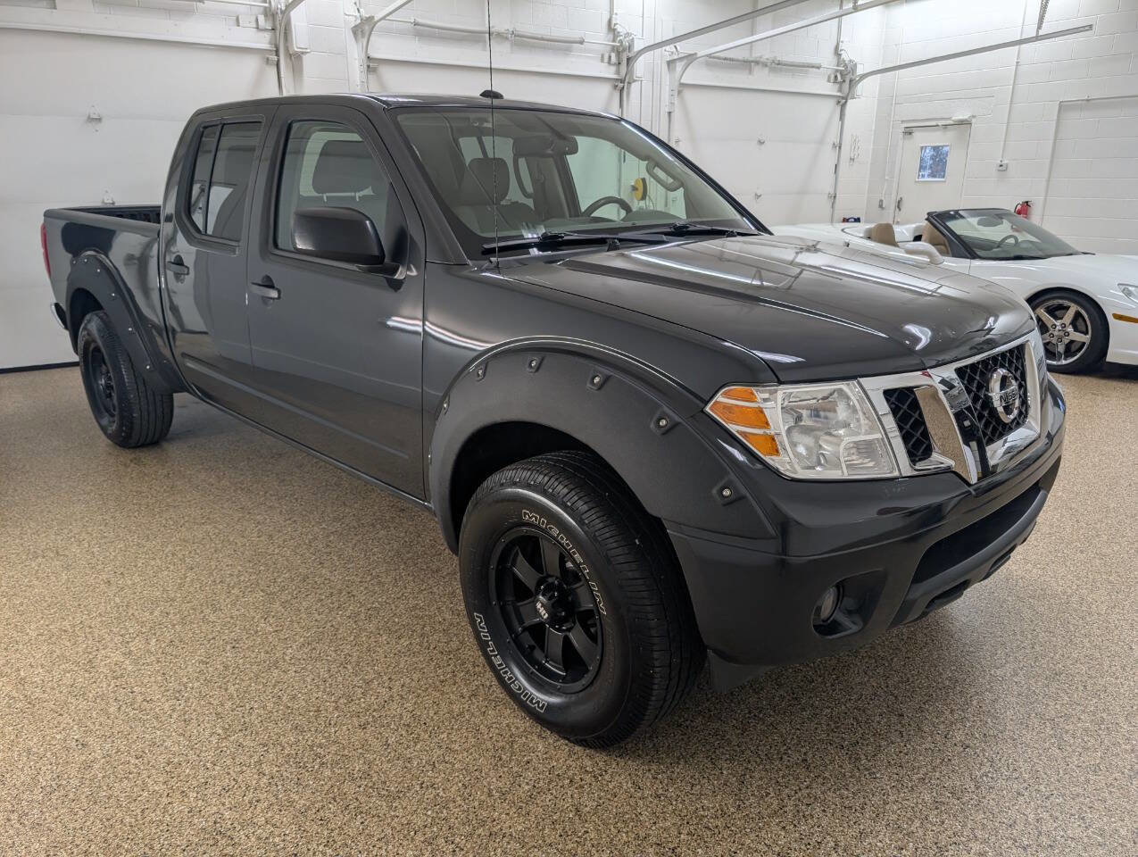Used 2013 Nissan Frontier SV image 5