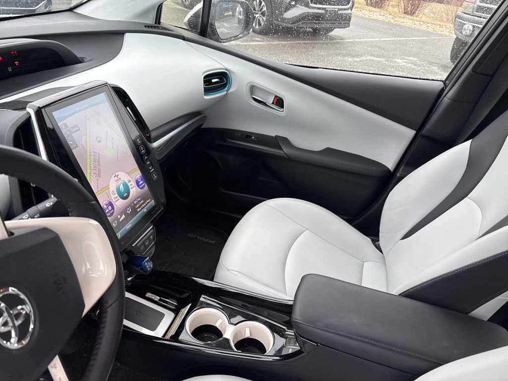 Used 2017 Toyota Prius Prime Premium image 9