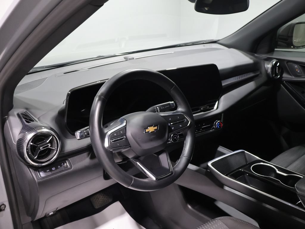 Used 2025 Chevrolet Equinox LT AWD/4WD image 15