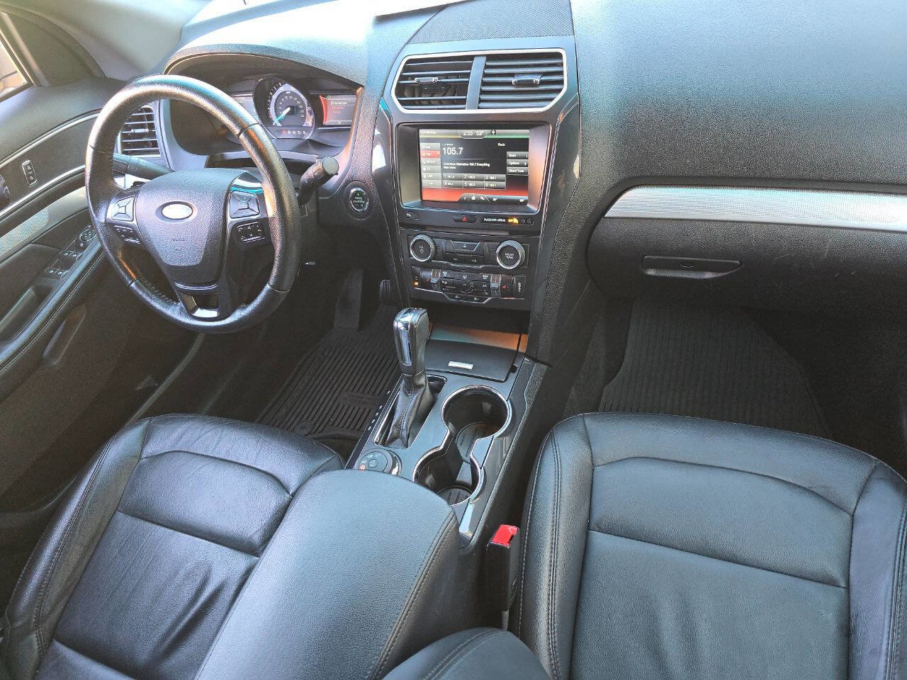 Used 2016 Ford Explorer XLT w/ Equipment Group 202A image 22