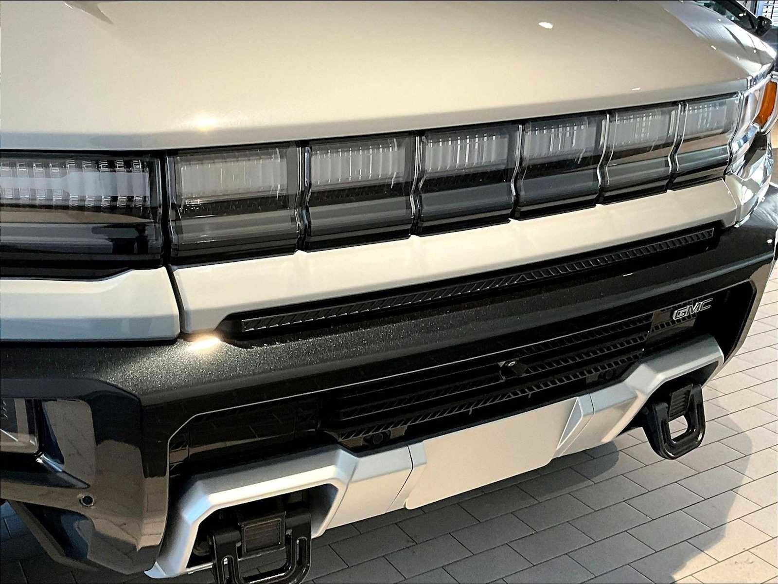 Used 2024 GMC Hummer EV 2X w/ Extreme Off-Road Package image 33