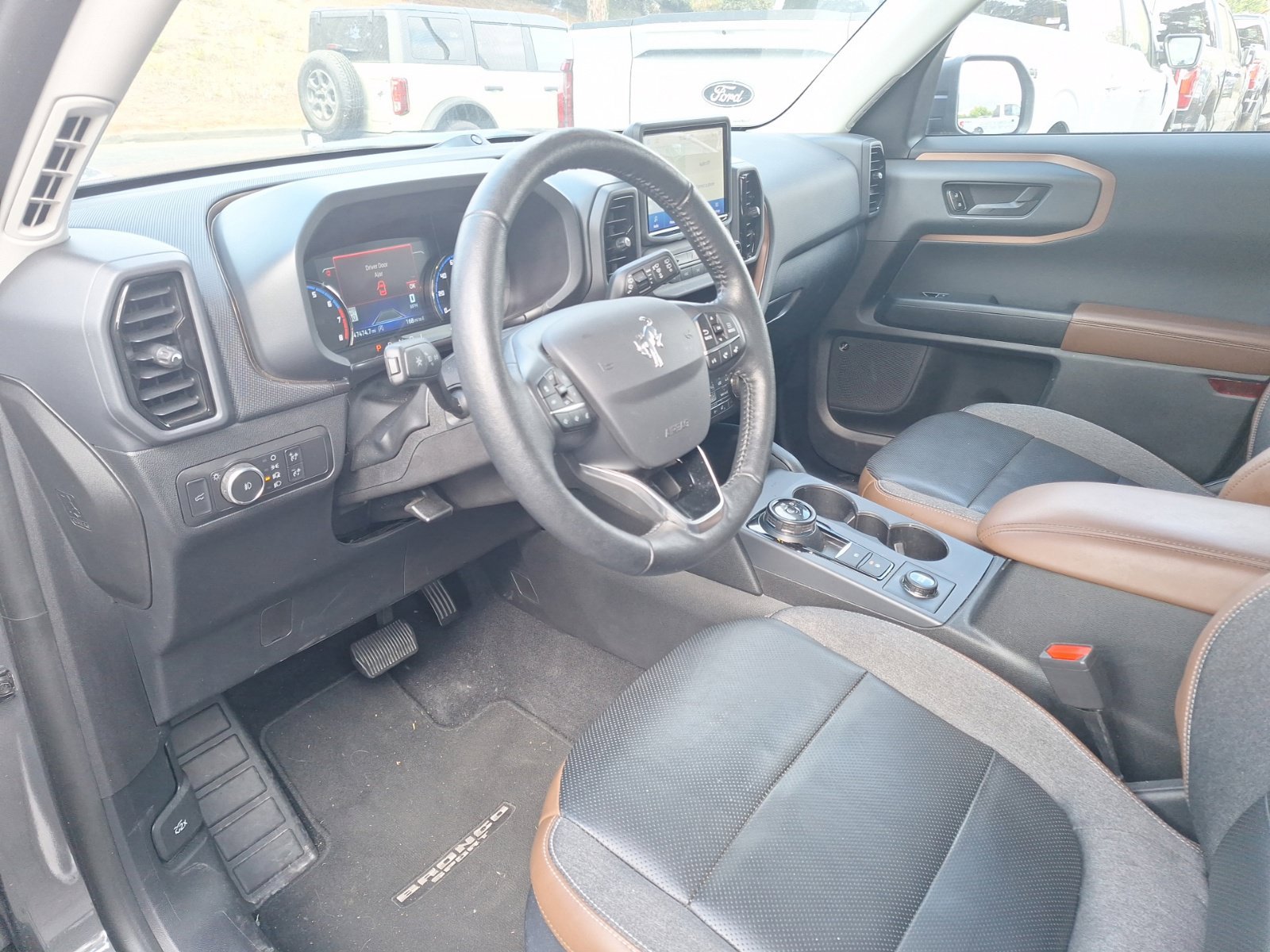 Used 2022 Ford Bronco Sport Outer Banks w/ Tech Package AWD/4WD image 10