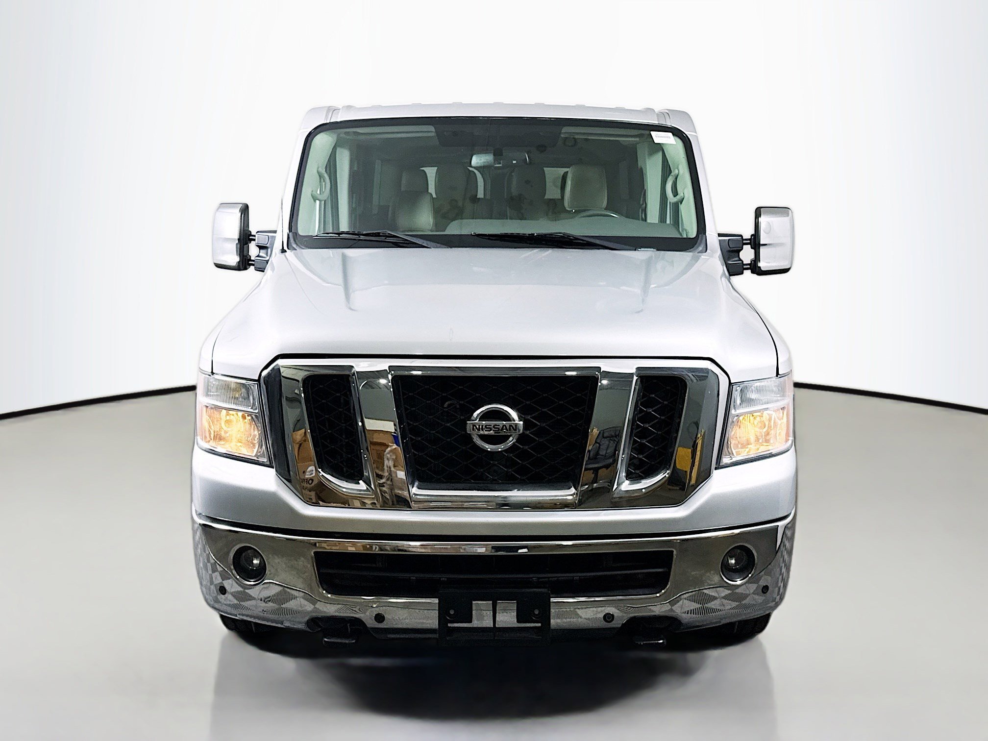 Used 2018 Nissan NV 3500 SL image 2