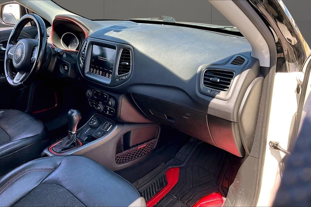 Used 2020 Jeep Compass Trailhawk AWD/4WD image 14