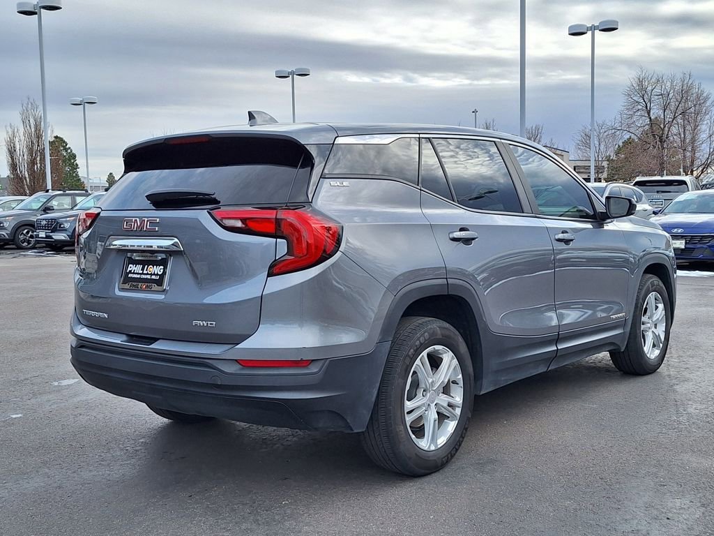 Used 2021 GMC Terrain SLE image 3