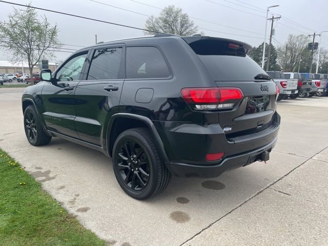 Used 2021 Jeep Grand Cherokee Altitude image 2