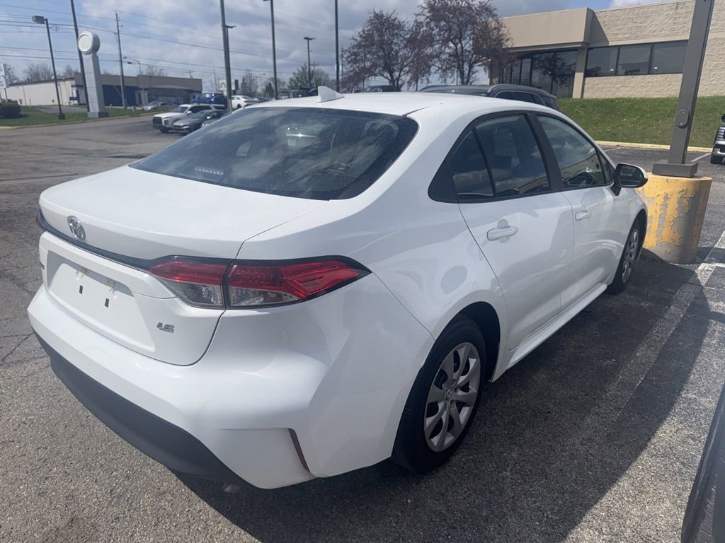Used 2025 Toyota Corolla LE image 4