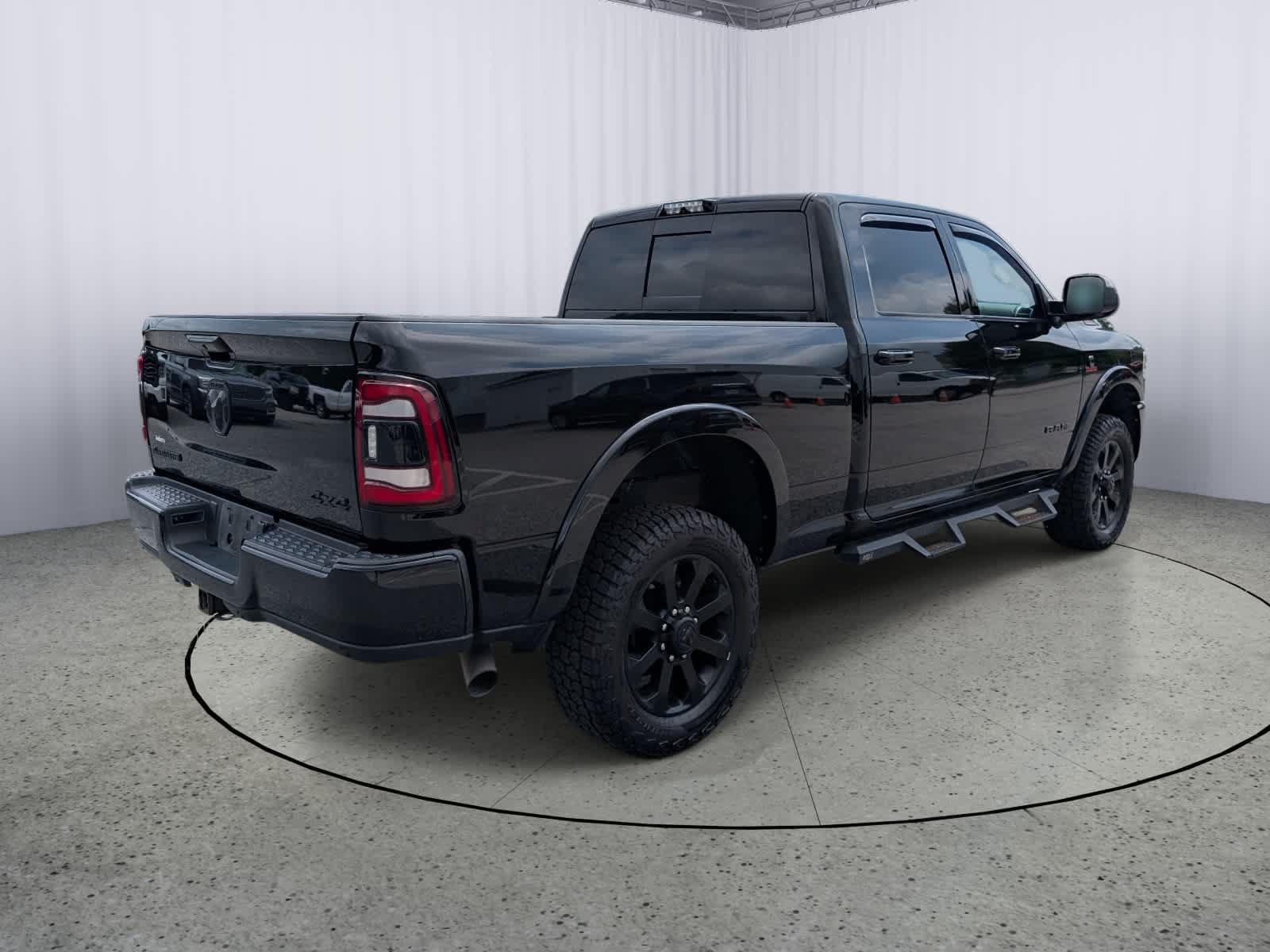 Used 2022 RAM 2500 Laramie AWD/4WD image 3