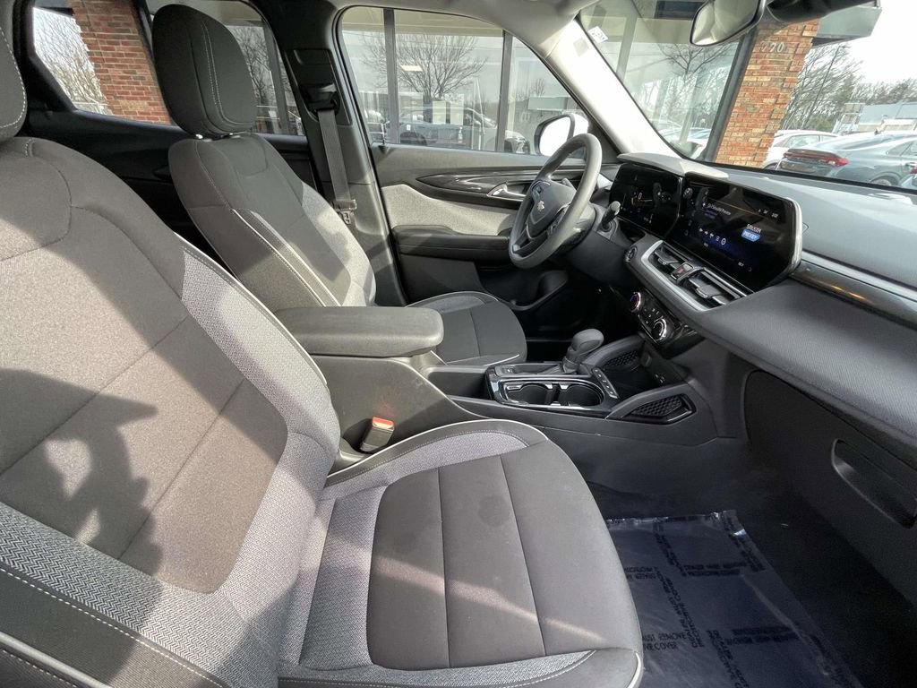 Used 2025 Chevrolet TrailBlazer LT image 15