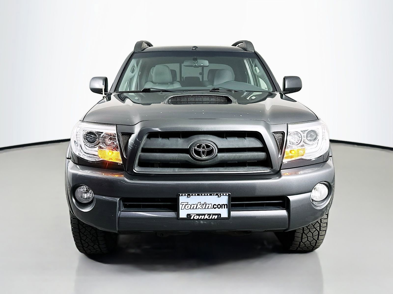 Used 2011 Toyota Tacoma PreRunner w/ TRD Sport Pkg RWD image 2