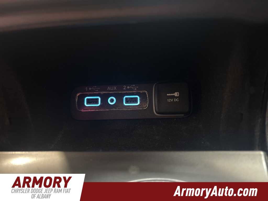 Used 2020 Jeep Grand Cherokee Laredo w/ 18" Wheel & 8.4" Radio Group image 19