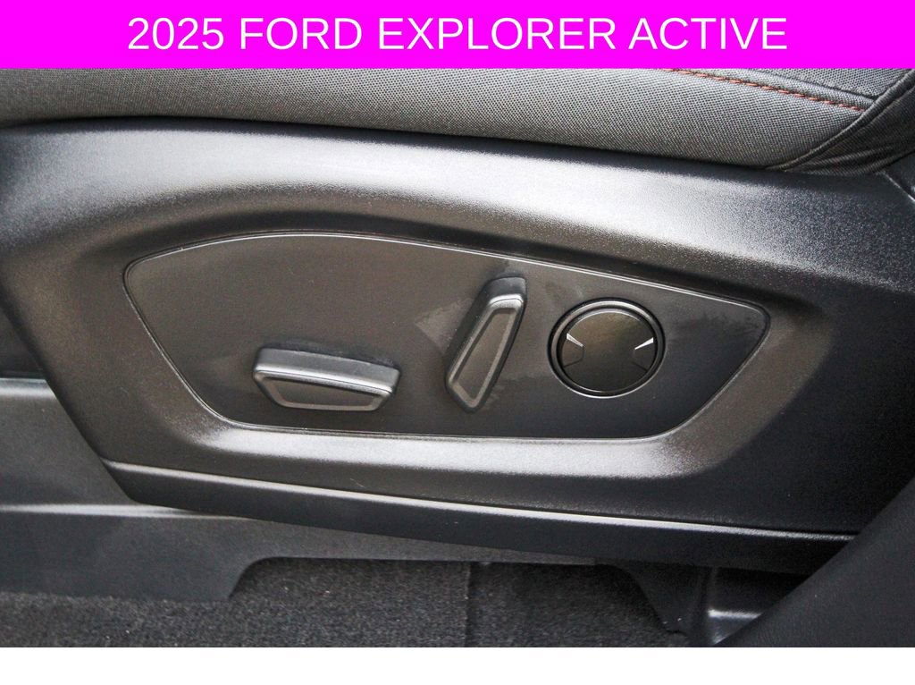 Used 2025 Ford Explorer Active RWD image 28