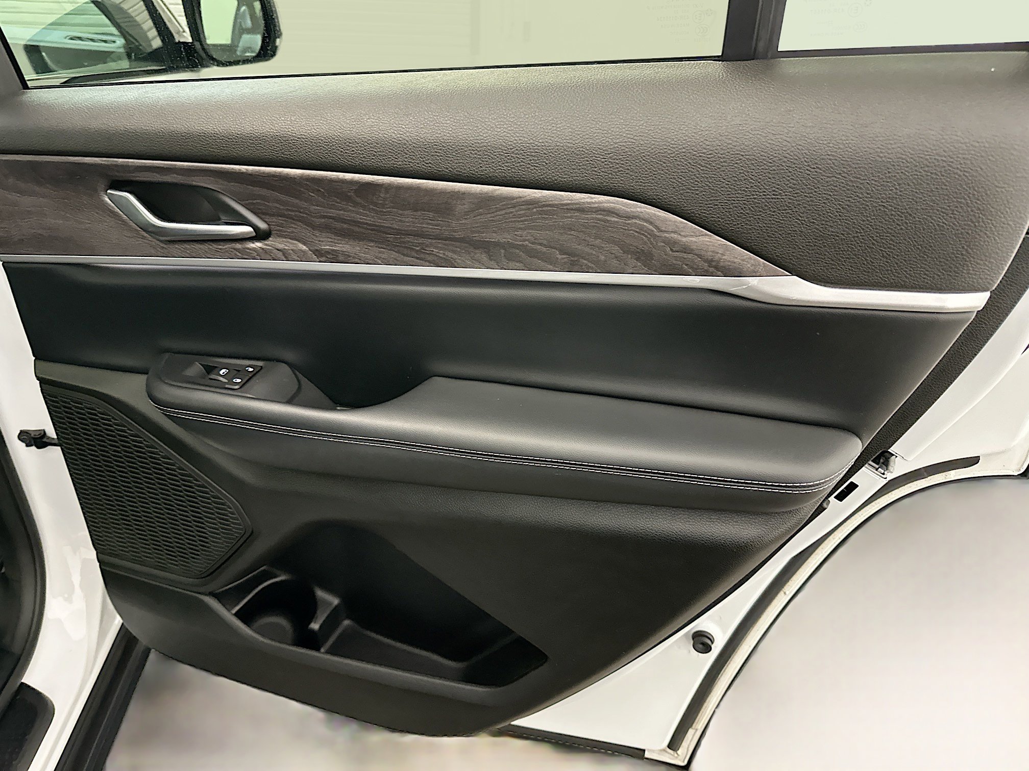 Used 2023 Jeep Grand Cherokee L Limited image 34