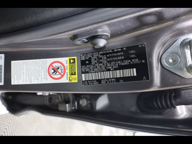 Used 2016 Toyota Highlander LE image 27