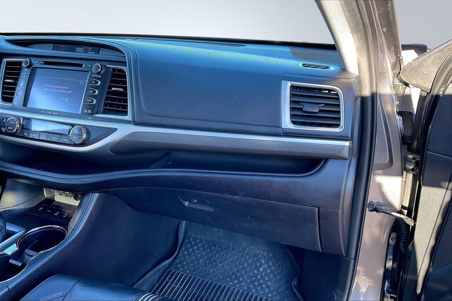 Used 2019 Toyota Highlander AWD V6 image 13