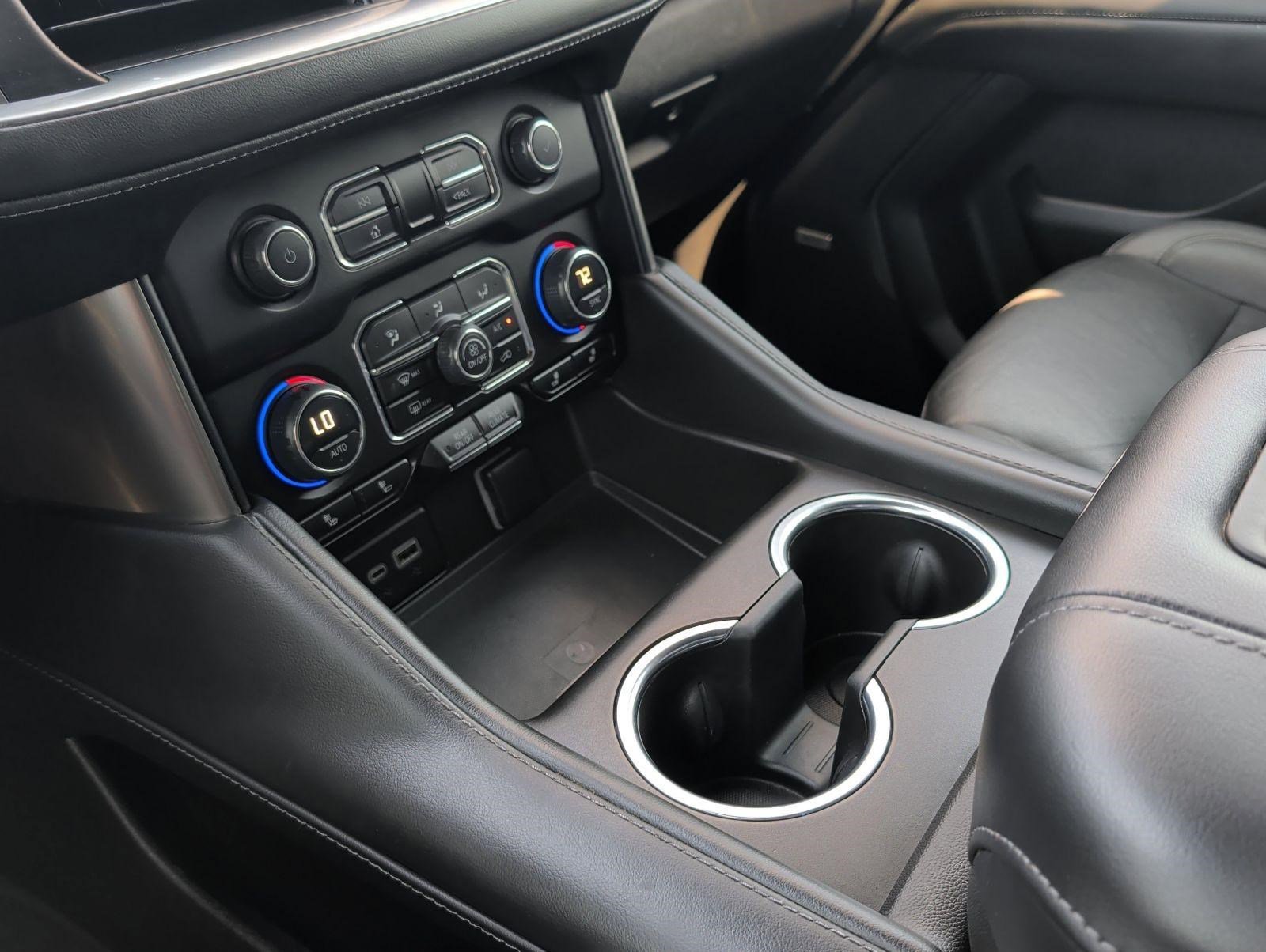 Used 2023 Chevrolet Suburban Z71 w/ Luxury Package image 18