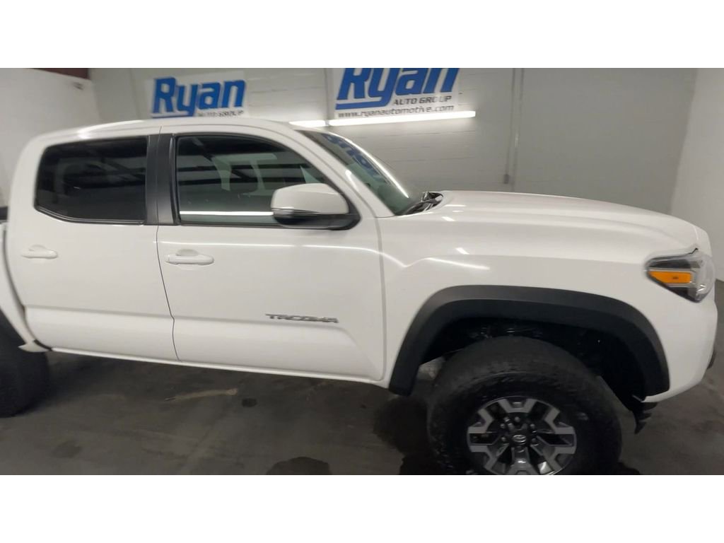 Used 2023 Toyota Tacoma TRD Off-Road image 2