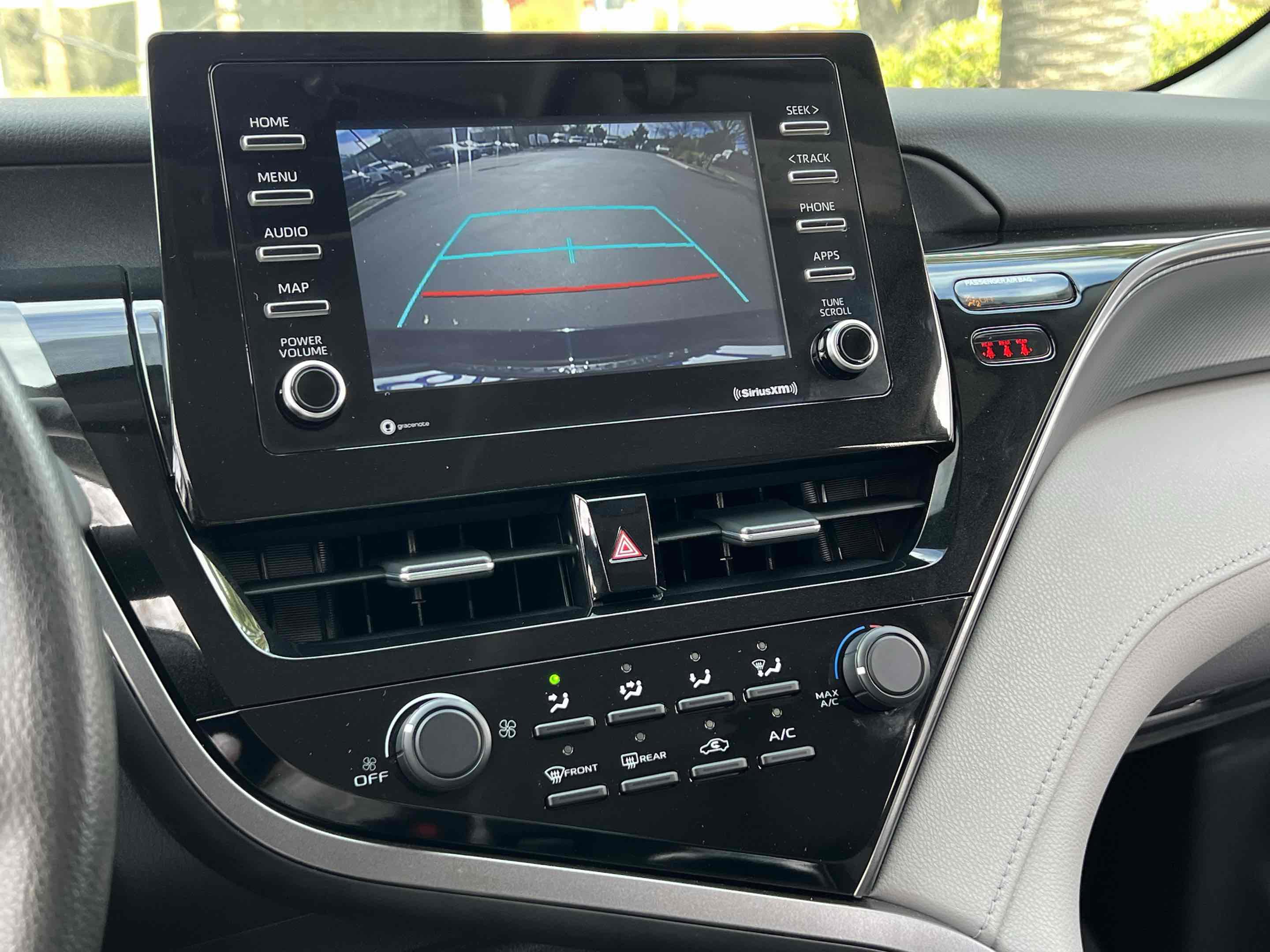 Used 2021 Toyota Camry LE image 6